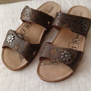 Josef Seibel Tonga Sandal.  Size 39  Mauve Color.